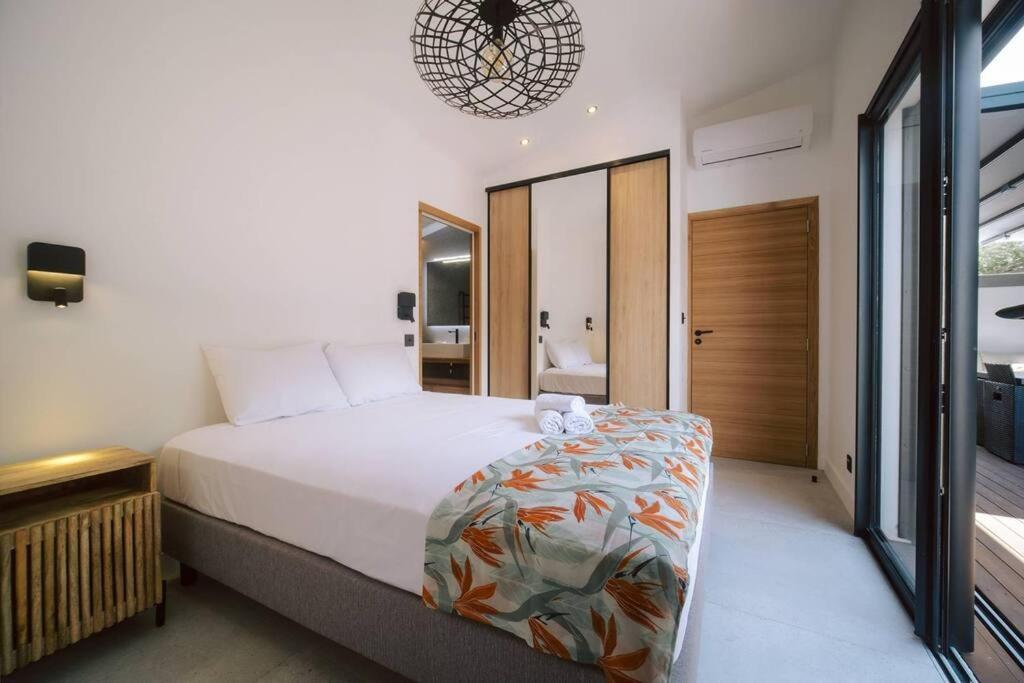 Summer Cosy - Villa Classee 4 Etoiles - 2 Suites Avec Piscine Chauffee Et Jacuzzi Integre Idealement Situee Chemin Summer Saint-Gilles-les-Bains Exterior foto